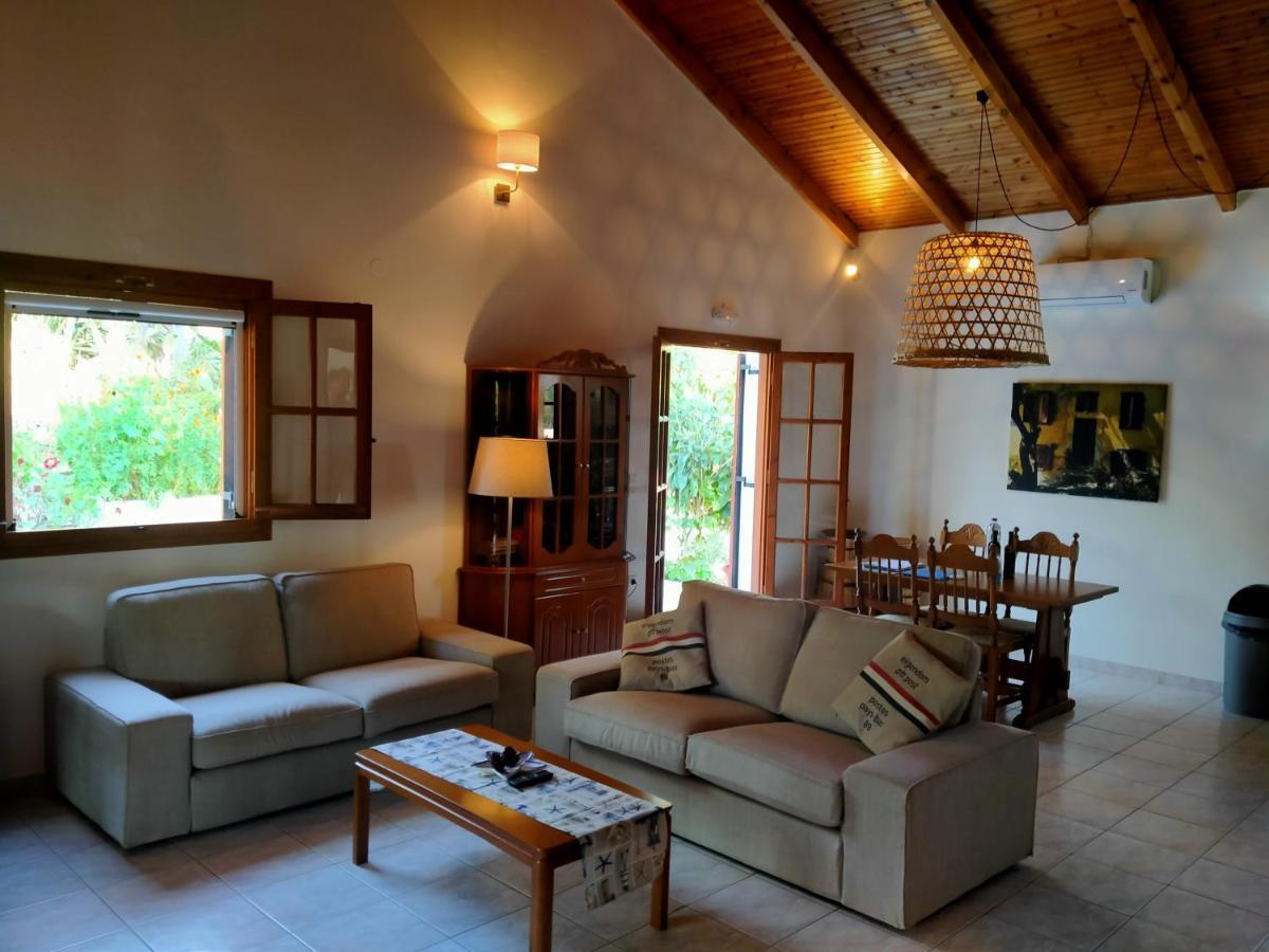 Bungalow Gialova Extérieur photo