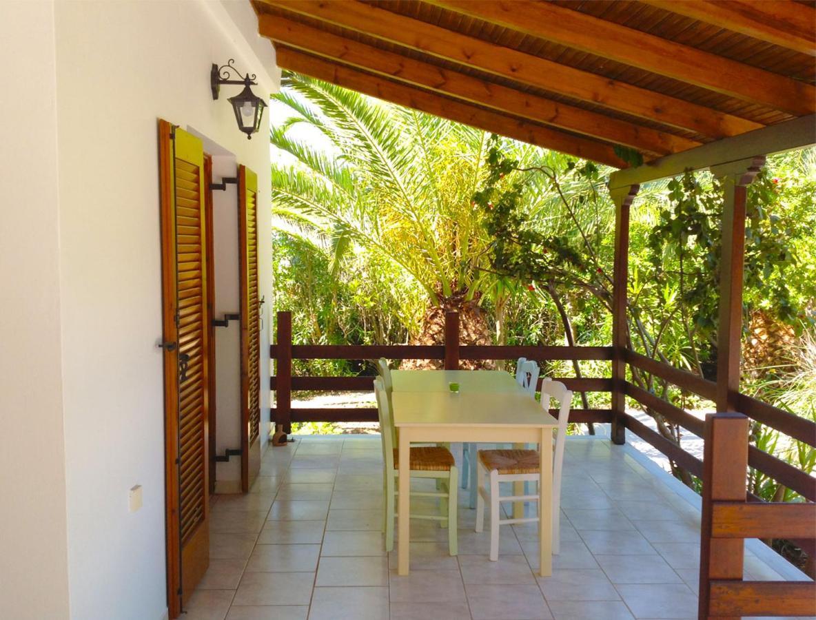 Bungalow Gialova Extérieur photo