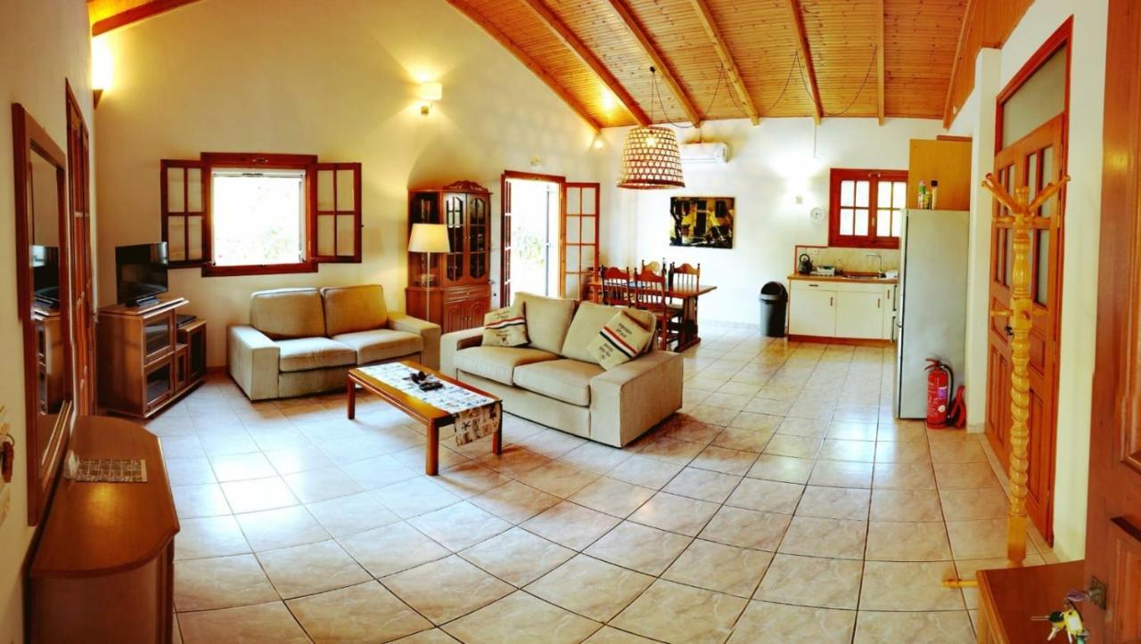 Bungalow Gialova Extérieur photo